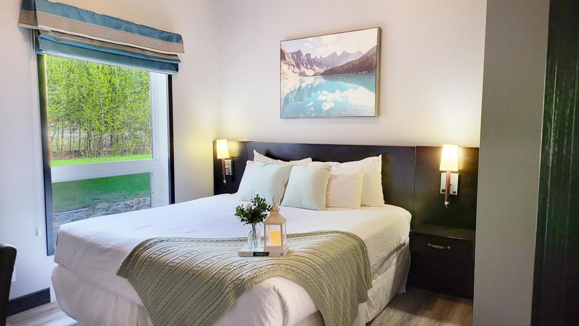 Nature'S Nook By Instant Suites Pool & Hottub Canmore Zewnętrze zdjęcie